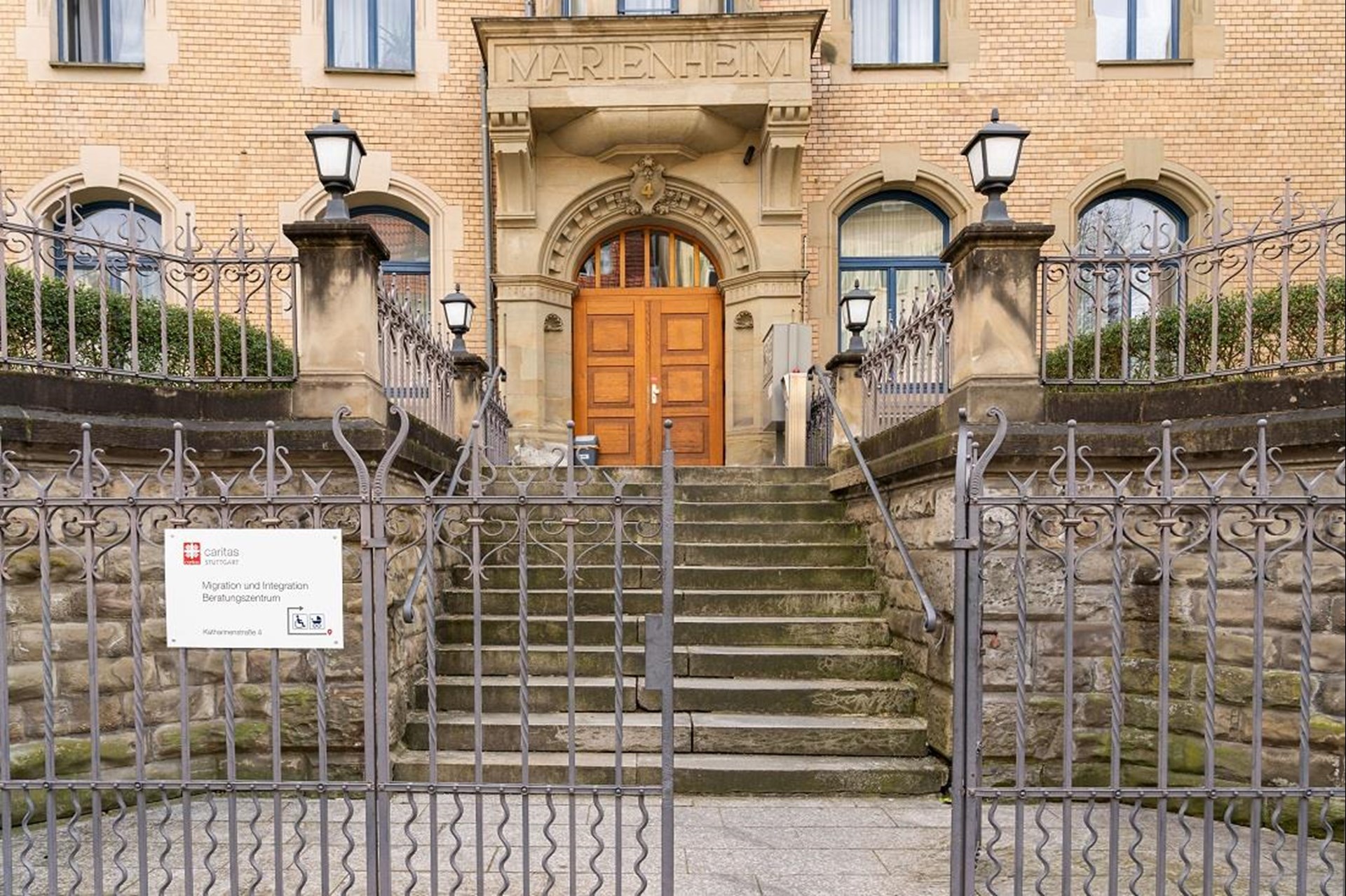 Eingang Migrationszentrum Mitte 