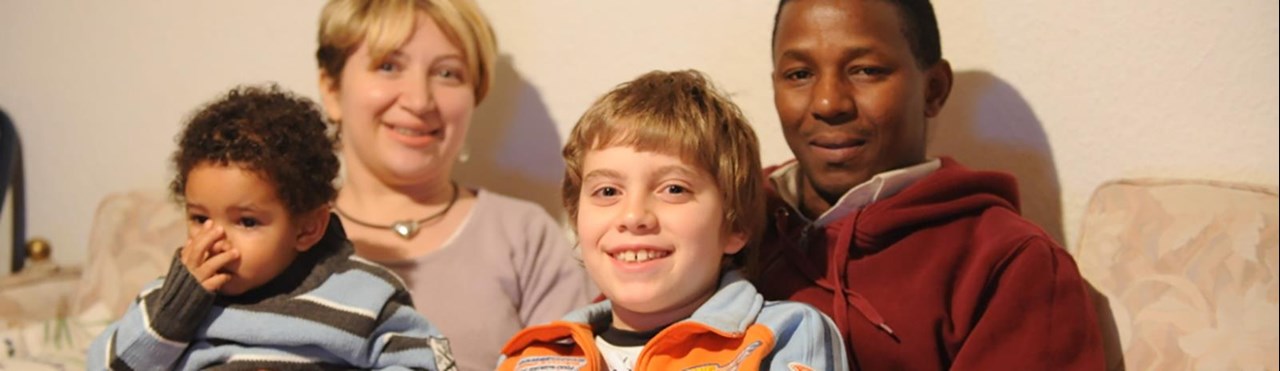 Eine Familie mit Migrationshintergrund